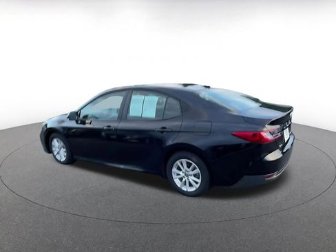 Used 2025 Toyota Camry LE image 10