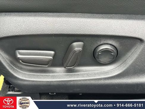 Used 2023 Toyota Camry SE FWD image 19
