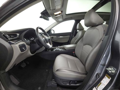 Used 2023 INFINITI QX50 Luxe AWD/4WD image 4