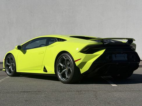 Used 2024 Lamborghini Huracan Tecnica image 5