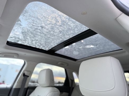 Used 2020 Cadillac XT5 Premium Luxury image 23