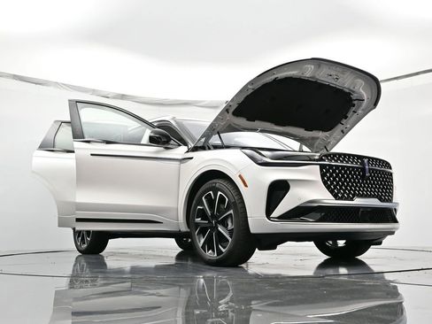 New 2025 Lincoln Nautilus Reserve AWD/4WD image 51