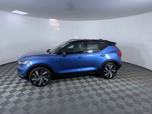 Used 2021 Volvo XC40 P8 Recharge AWD/4WD image 4