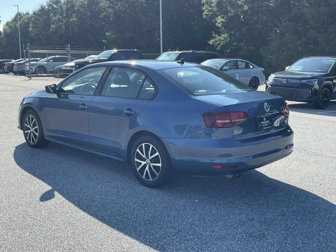 Used 2016 Volkswagen Jetta SE FWD image 5