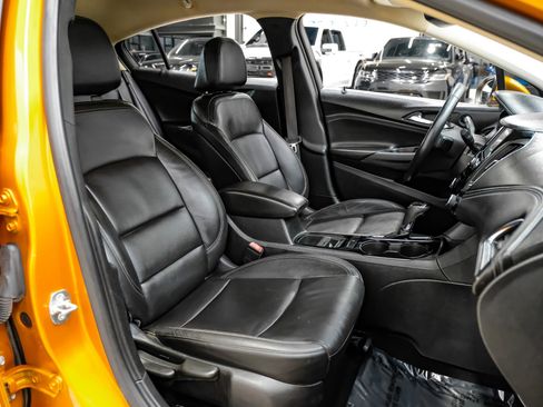 Used 2017 Chevrolet Cruze Premier w/ Enhanced Convenience Package FWD image 32
