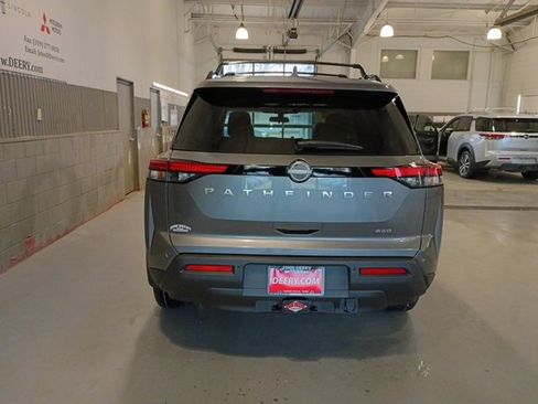 New 2025 Nissan Pathfinder SV image 4