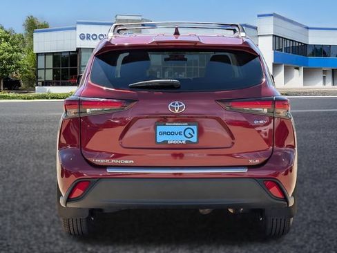 Used 2025 Toyota Highlander XLE AWD/4WD image 4