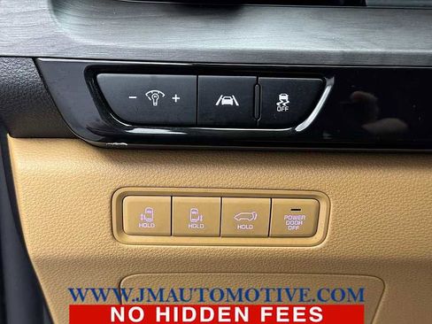 Used 2024 Kia Carnival EX image 35