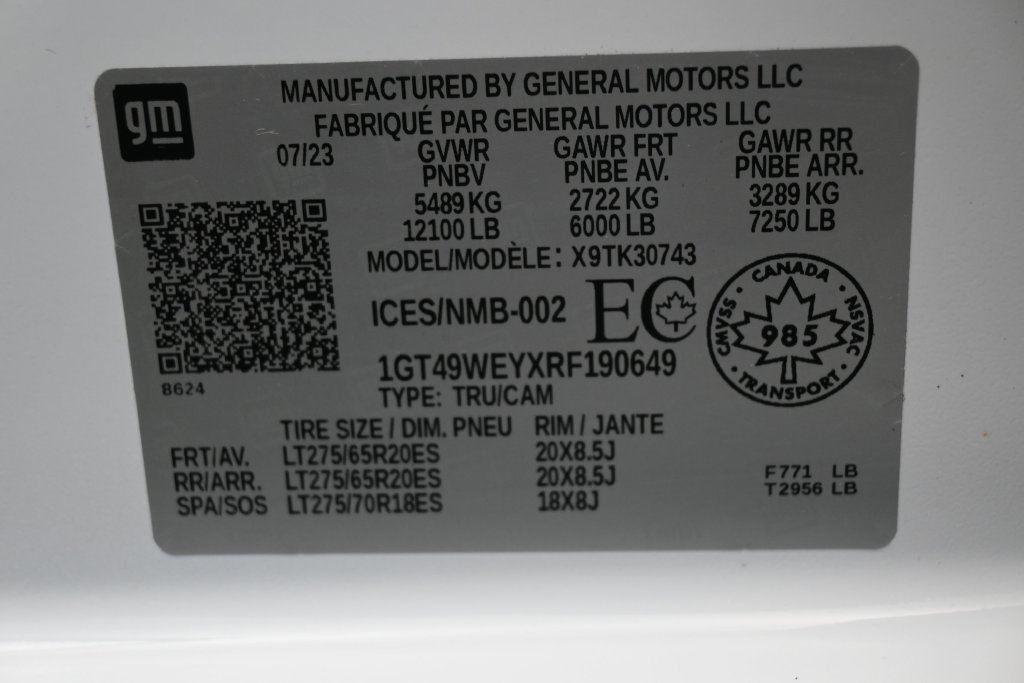 Used 2024 GMC Sierra 3500 Denali w/ Denali Reserve Package AWD/4WD image 6