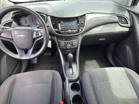 Used 2017 Chevrolet Trax LS w/ LPO, Cargo Package FWD image 27