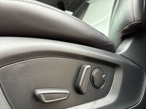 Used 2023 Ford Explorer XLT w/ Equipment Group 202A image 14