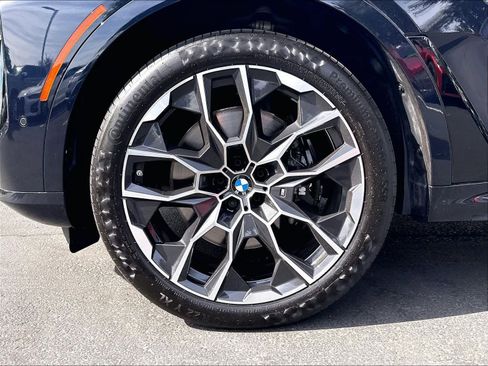 Used 2026 BMW X7 xDrive40i w/ M Sport Package AWD/4WD image 36
