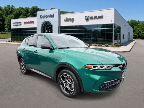 Used 2025 Alfa Romeo Tonale w/ Premium Package AWD/4WD image 7