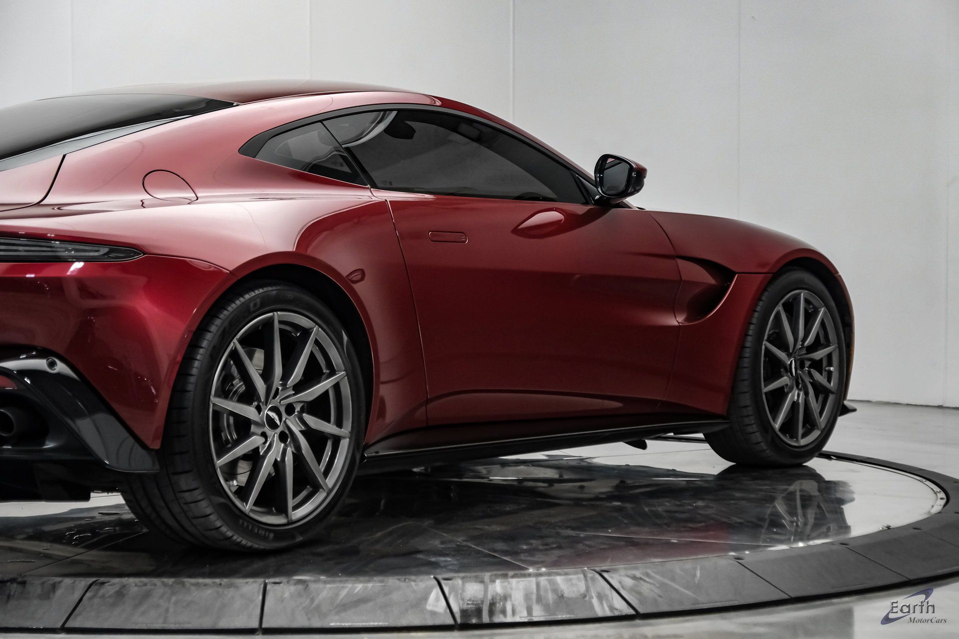Used 2020 Aston Martin V8 Vantage Coupe RWD image 23