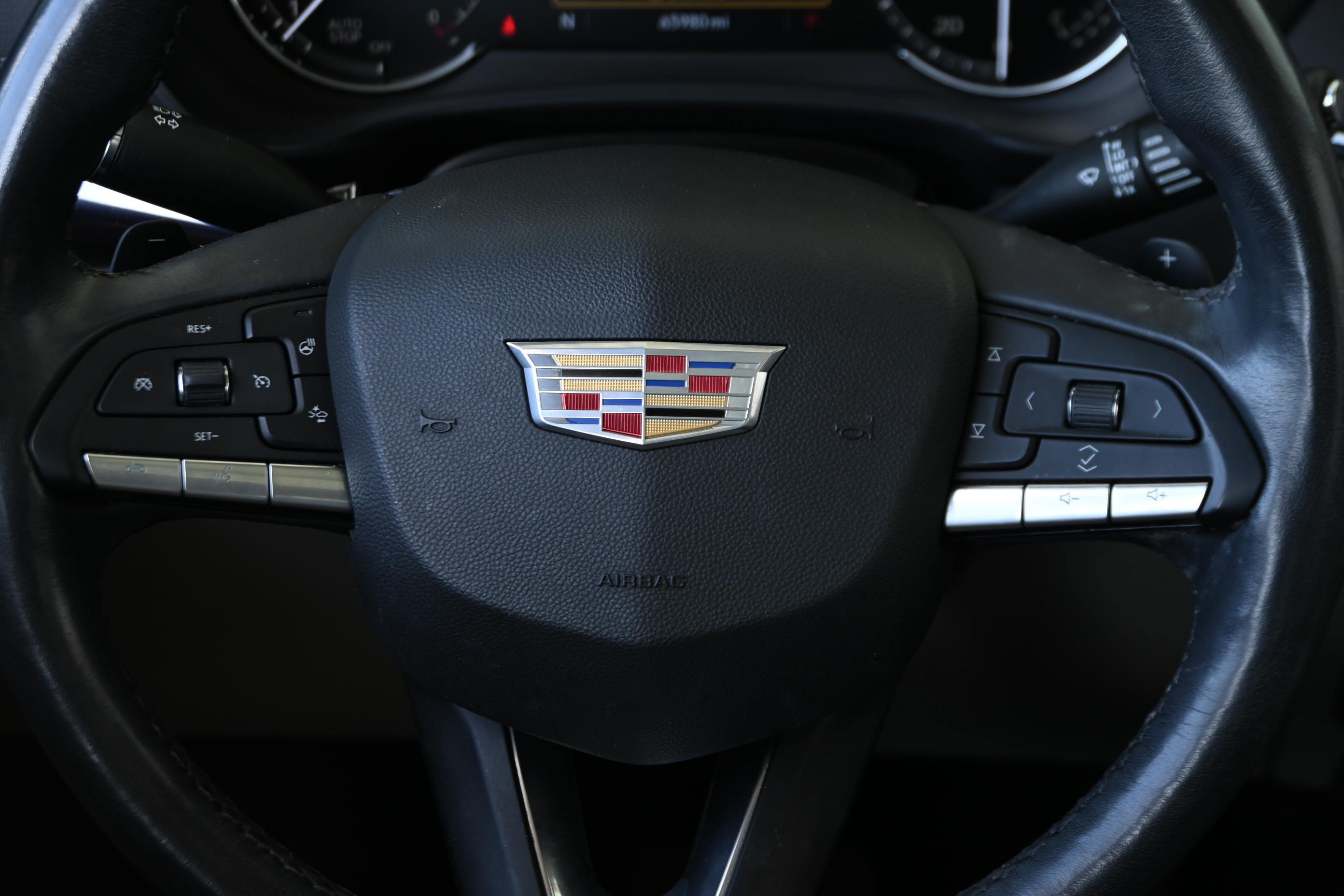 Used 2021 Cadillac XT4 Luxury w/ Cold Weather Package FWD image 31