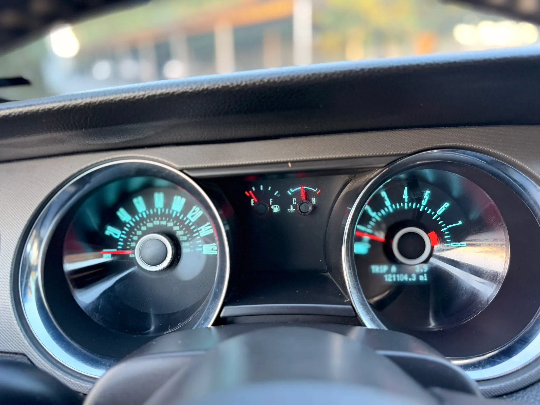 Used 2013 Ford Mustang Coupe RWD image 16