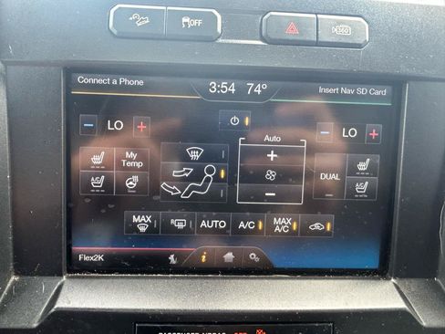 Used 2015 Ford F150 Platinum w/ Equipment Group 701A Luxury AWD/4WD image 24