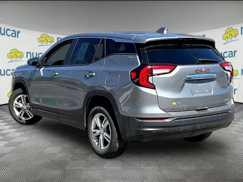 Used 2024 GMC Terrain SLE image 4