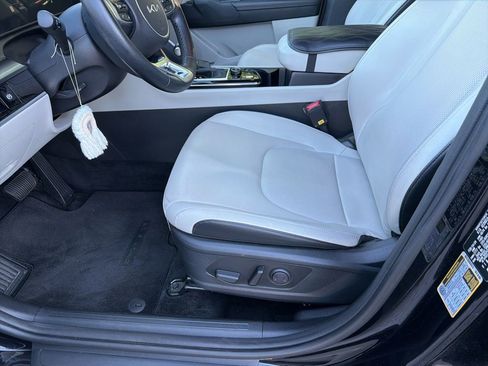 Used 2024 Kia Sportage EX FWD image 9
