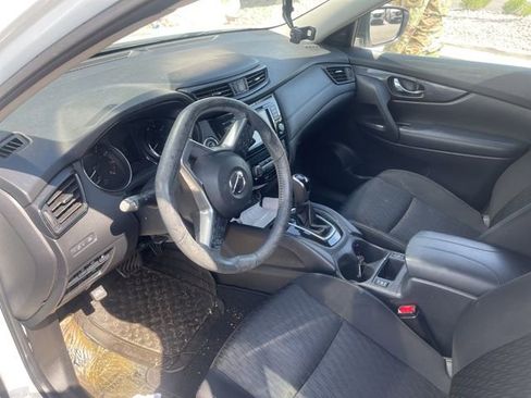 Used 2020 Nissan Rogue SV FWD image 3