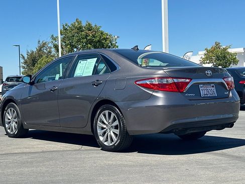 Used 2017 Toyota Camry XLE w/ Moonroof Package FWD image 6
