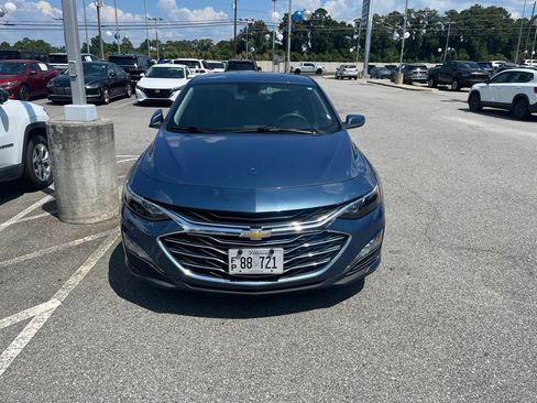 Used 2024 Chevrolet Malibu LT FWD image 3