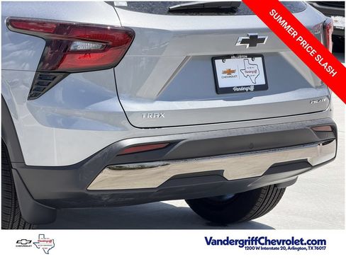 New 2026 Chevrolet Trax ACTIV w/ Sunroof Package FWD image 6