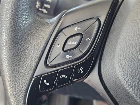 Used 2021 Toyota C-HR LE image 11