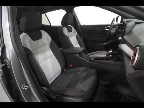 Used 2024 Chevrolet Trax RS w/ Driver Confidence Package FWD image 16