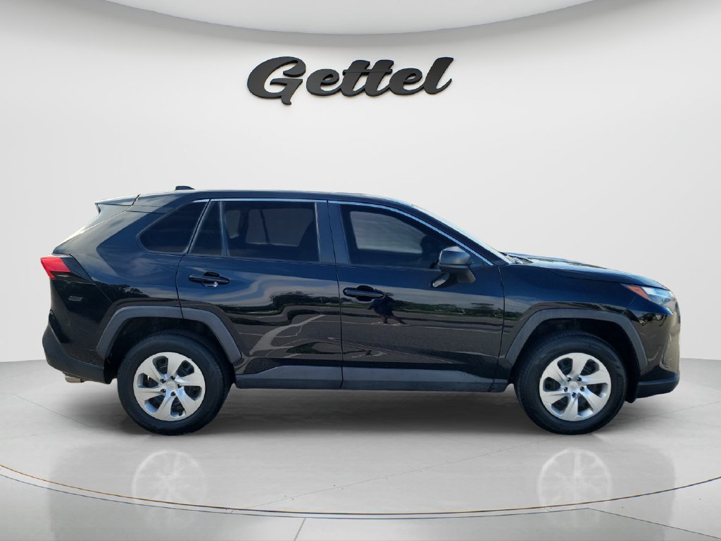 Certified 2023 Toyota RAV4 LE AWD/4WD image 4