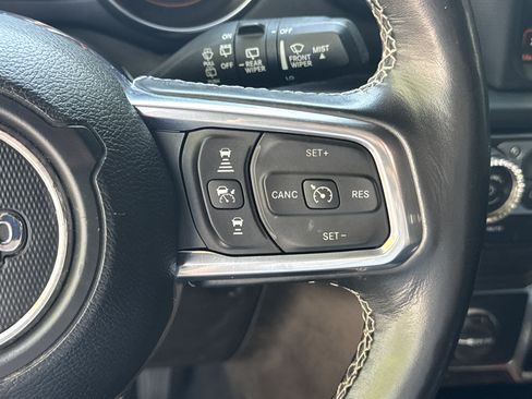 Used 2022 Jeep Wrangler Unlimited Sahara w/ LED Lighting Group AWD/4WD image 23