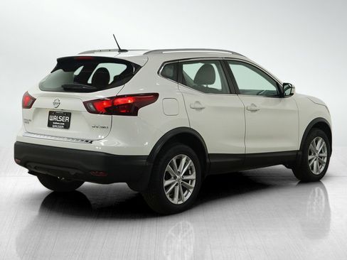 Used 2017 Nissan Rogue Sport SV AWD/4WD image 5