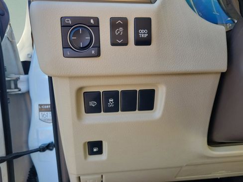 Used 2016 Lexus GX 460 460 w/ Premium Package image 15