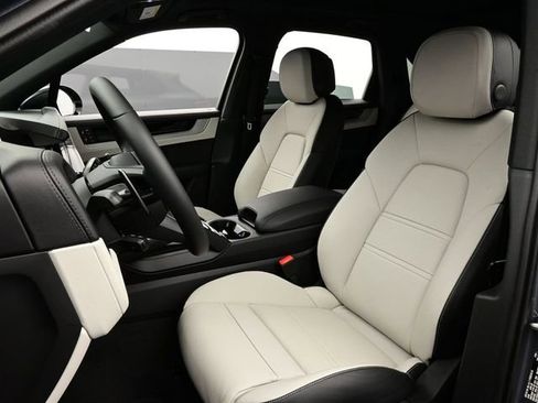 New 2026 Porsche Cayenne image 5