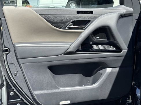 New 2025 Lexus LX 700h Overtrail image 19