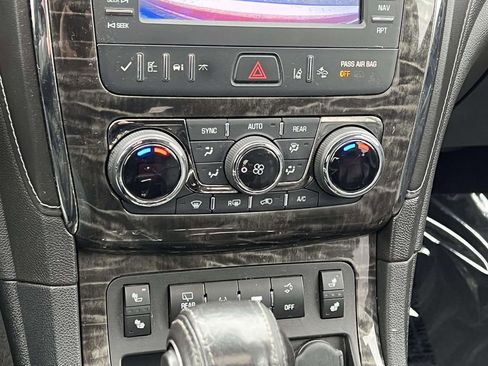 Used 2014 Buick Enclave Leather FWD image 22
