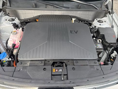 Certified 2024 Hyundai Kona SE FWD image 19