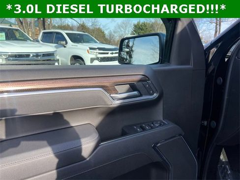 Used 2025 Chevrolet Silverado 1500 LT Trail Boss image 11