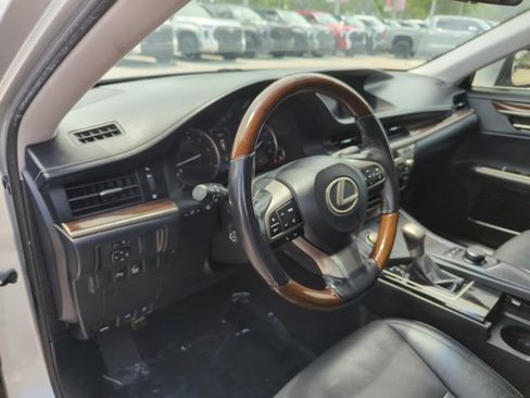 Used 2016 Lexus ES 350 w/ Premium Package w/Wood Trim FWD image 14