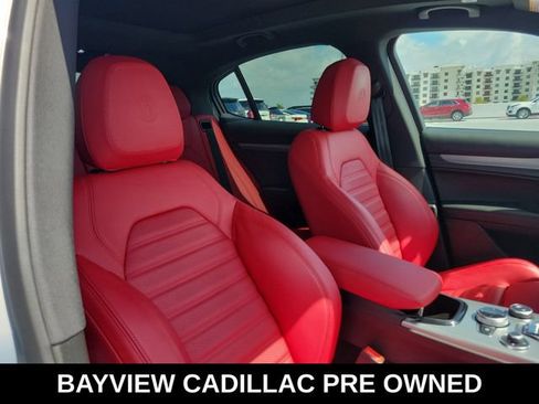 Used 2025 Alfa Romeo Stelvio Sprint w/ Veloce Package AWD/4WD image 19