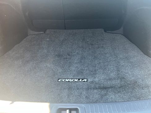 Used 2021 Toyota Corolla LE w/ Carpet Mat Package (TMS) image 11