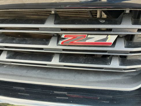 Used 2019 Chevrolet Silverado 1500 LT Trail Boss AWD/4WD image 11