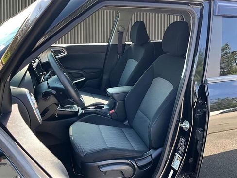 Used 2023 Kia Soul LX w/ LX Technology Package FWD image 25