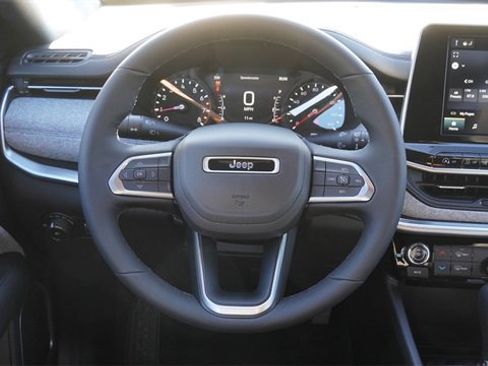 New 2026 Jeep Compass Latitude image 18