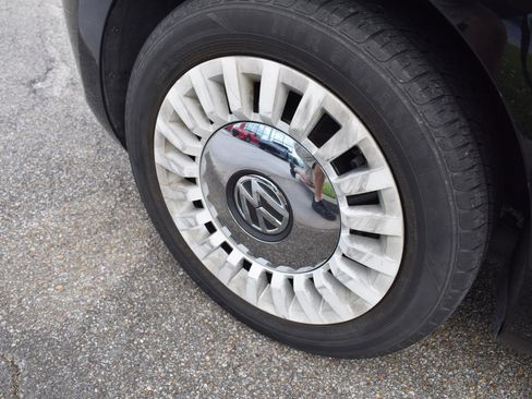 Used 2014 Volkswagen Beetle 1.8T FWD image 9