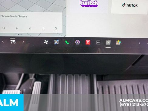 Used 2025 Tesla Cybertruck AWD Crew Cab image 42