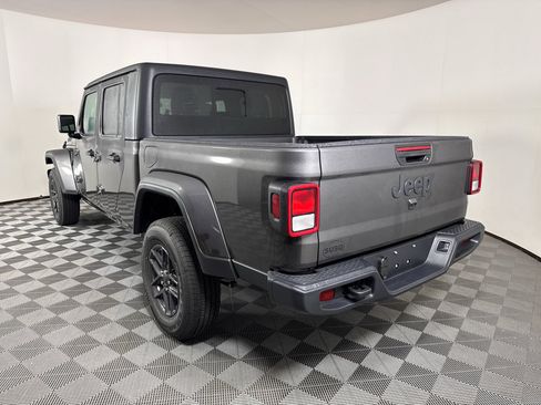 New 2025 Jeep Gladiator Sport image 19