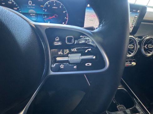 Certified 2023 Mercedes-Benz GLB 250 4MATIC image 17