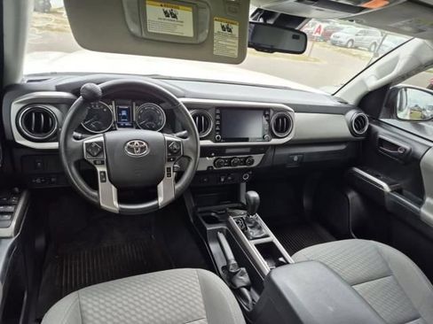 Used 2021 Toyota Tacoma SR5 RWD image 15