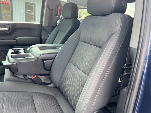 Used 2020 Chevrolet Silverado 1500 Custom w/ Custom Value Package AWD/4WD image 13